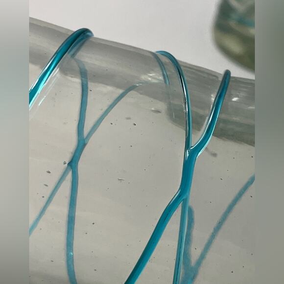 Pair‎ of Tall Handblown Glass Swirl Vases, Made in Mexico - Picture 3 of 9